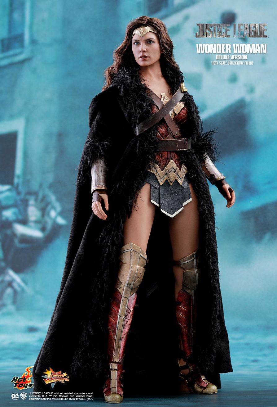 Wonder Woman - Deluxe Version  Sixth Scale Figure by Hot Toys  Justice League - Movie Masterpiece Series   